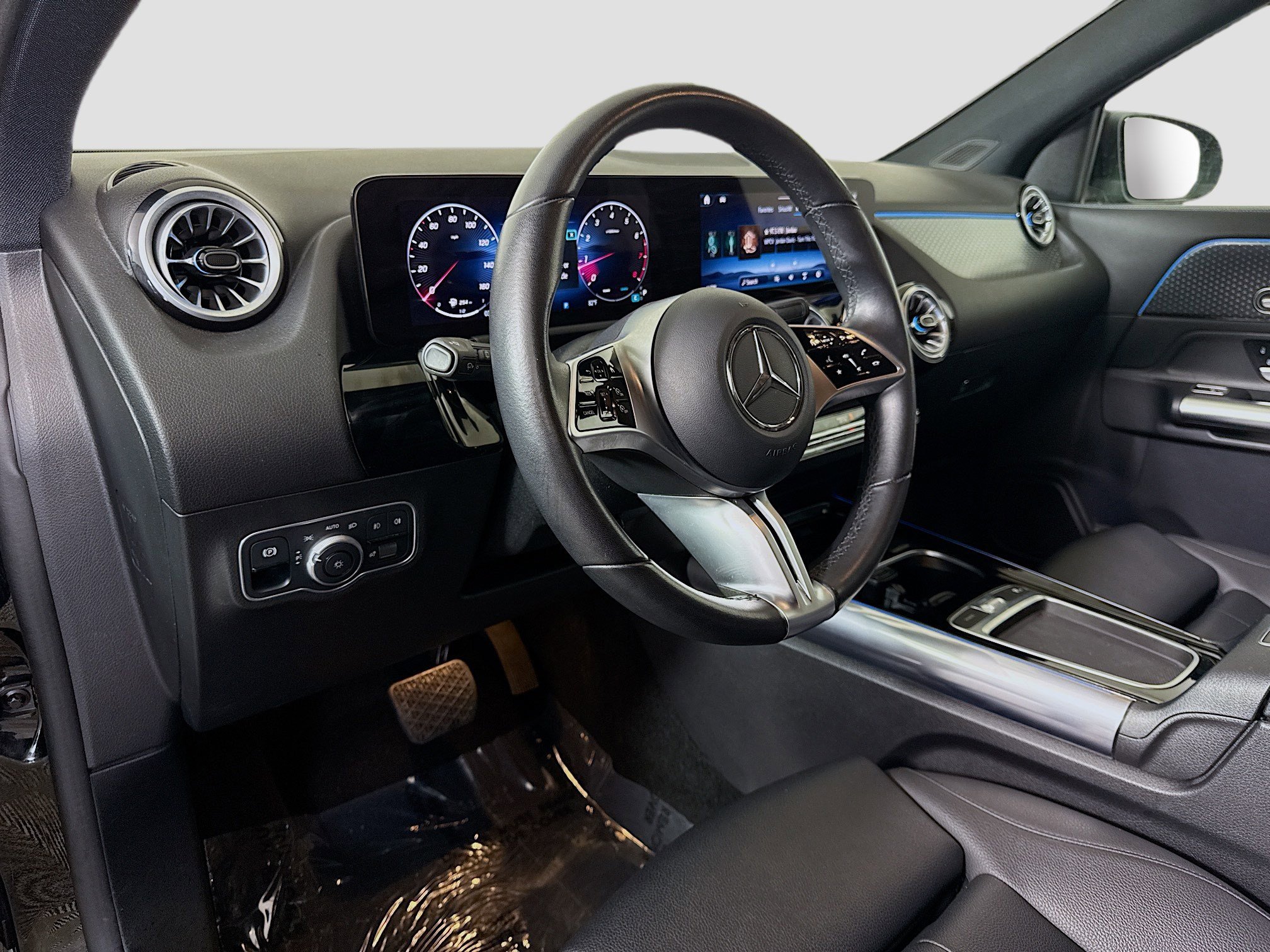 Used 2025 Mercedes-Benz GLA 250 image 23