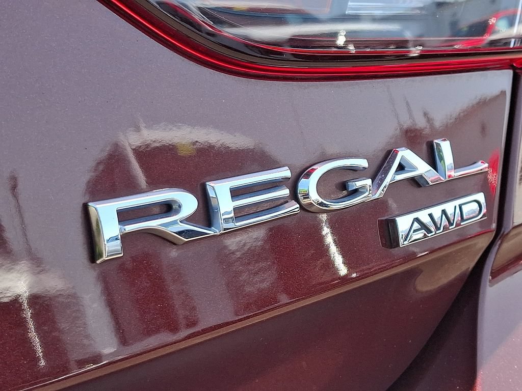 Certified 2018 Buick Regal Essence w/ Driver Confidence Package #1 AWD/4WD image 32