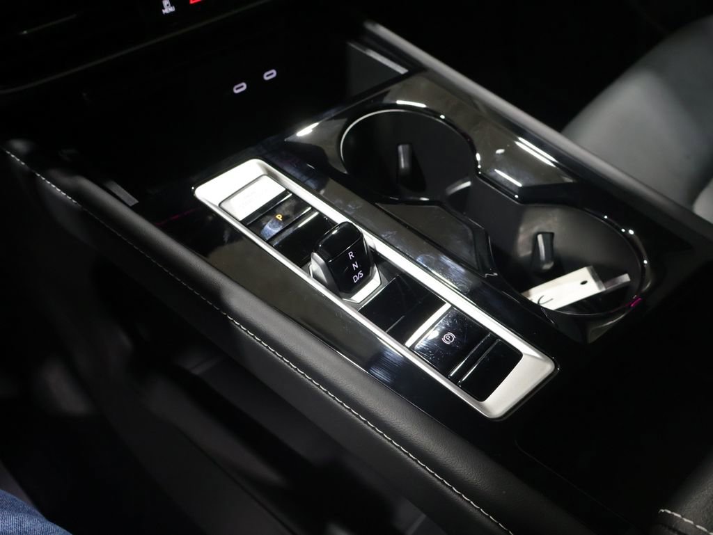 Used 2025 Volkswagen Atlas SEL Premium R-Line image 29