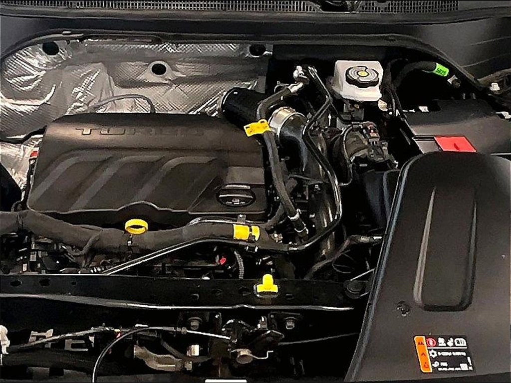 Used 2024 Chevrolet Trax RS image 28