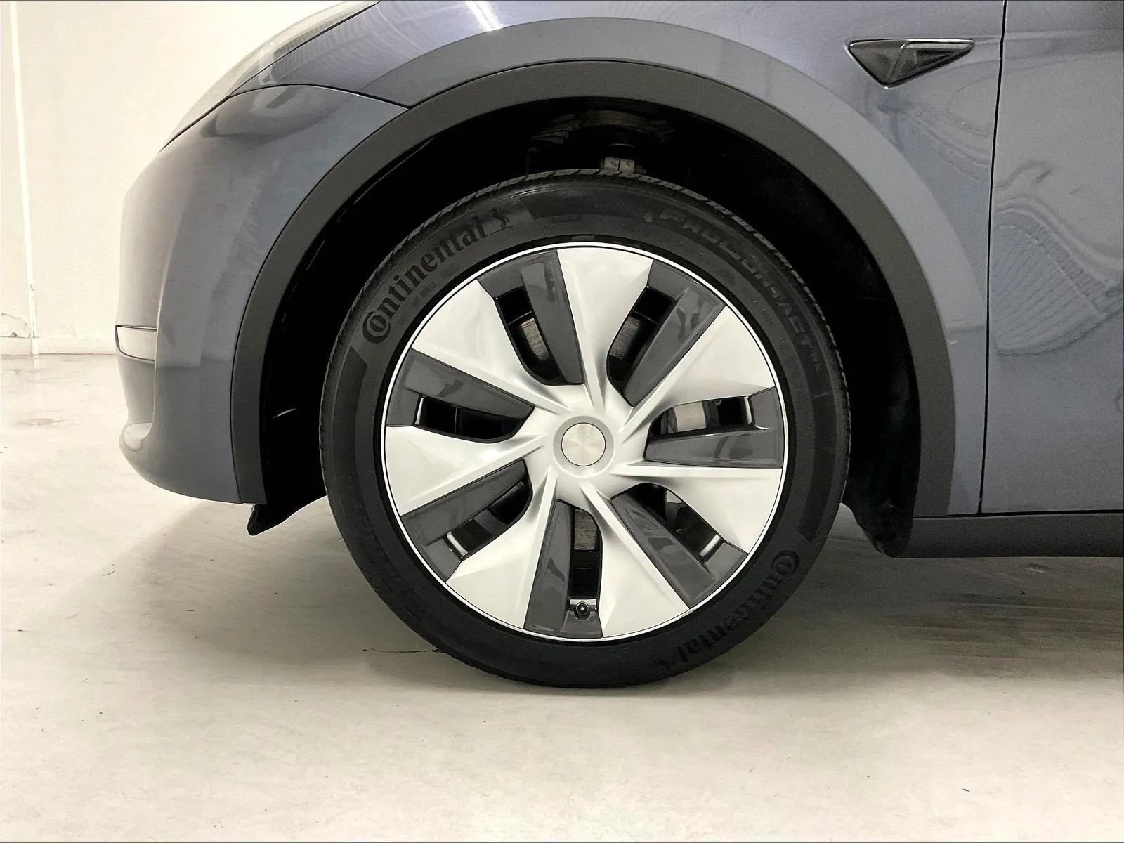Used 2023 Tesla Model Y Long Range AWD/4WD image 34