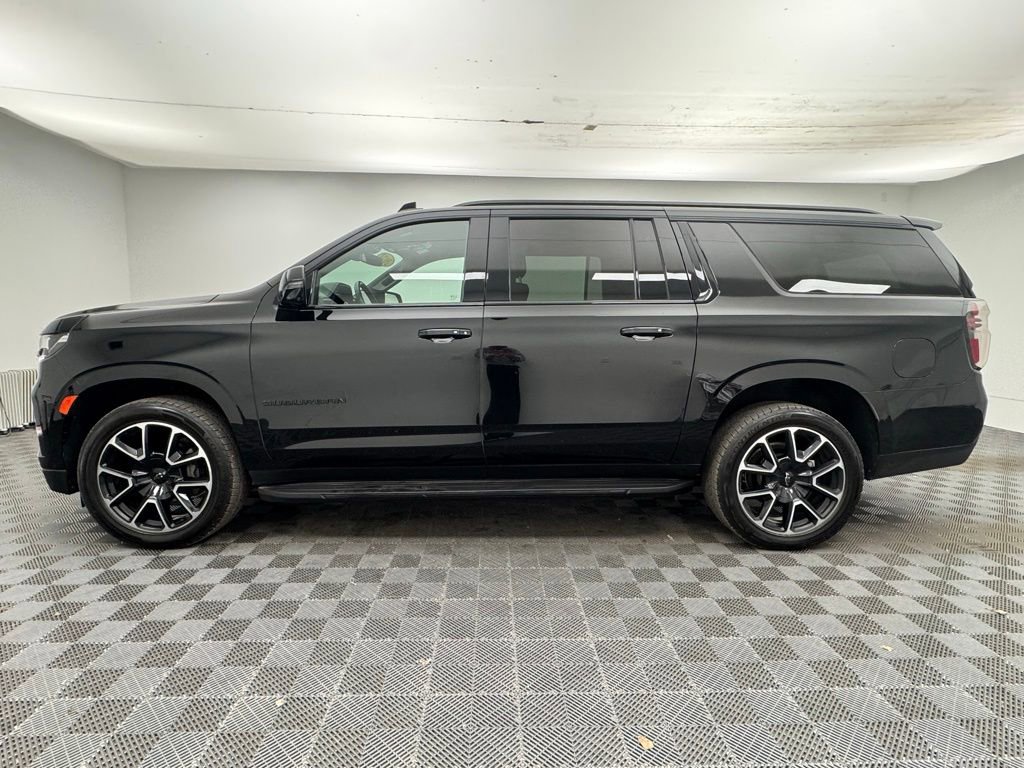 Used 2023 Chevrolet Suburban RST w/ Luxury Package image 14