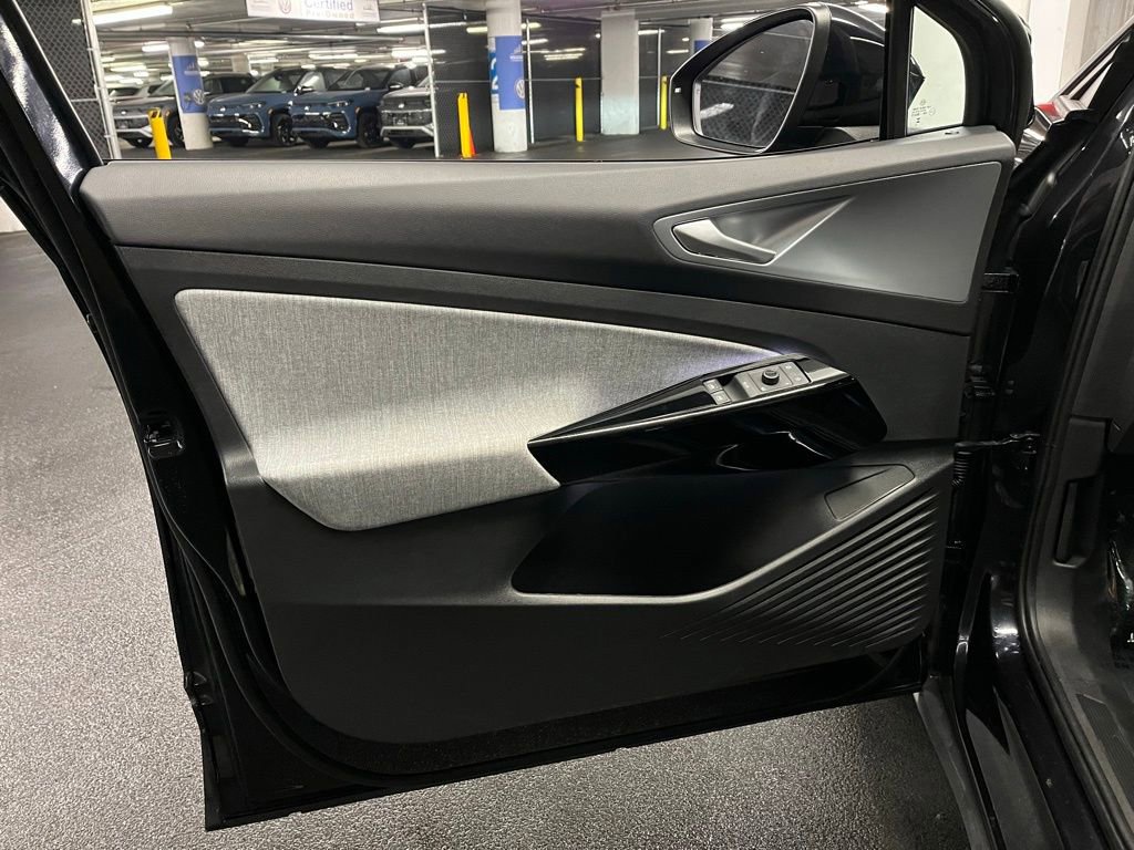 Used 2023 Volkswagen ID.4 Pro AWD/4WD image 18