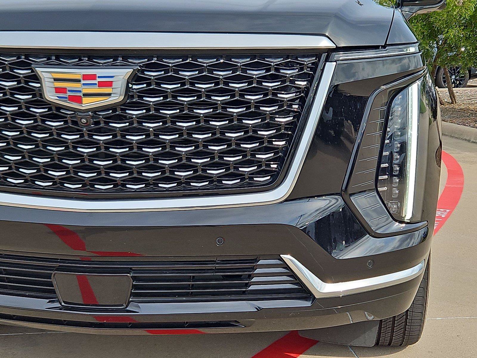 Certified 2026 Cadillac Escalade Luxury AWD/4WD image 6