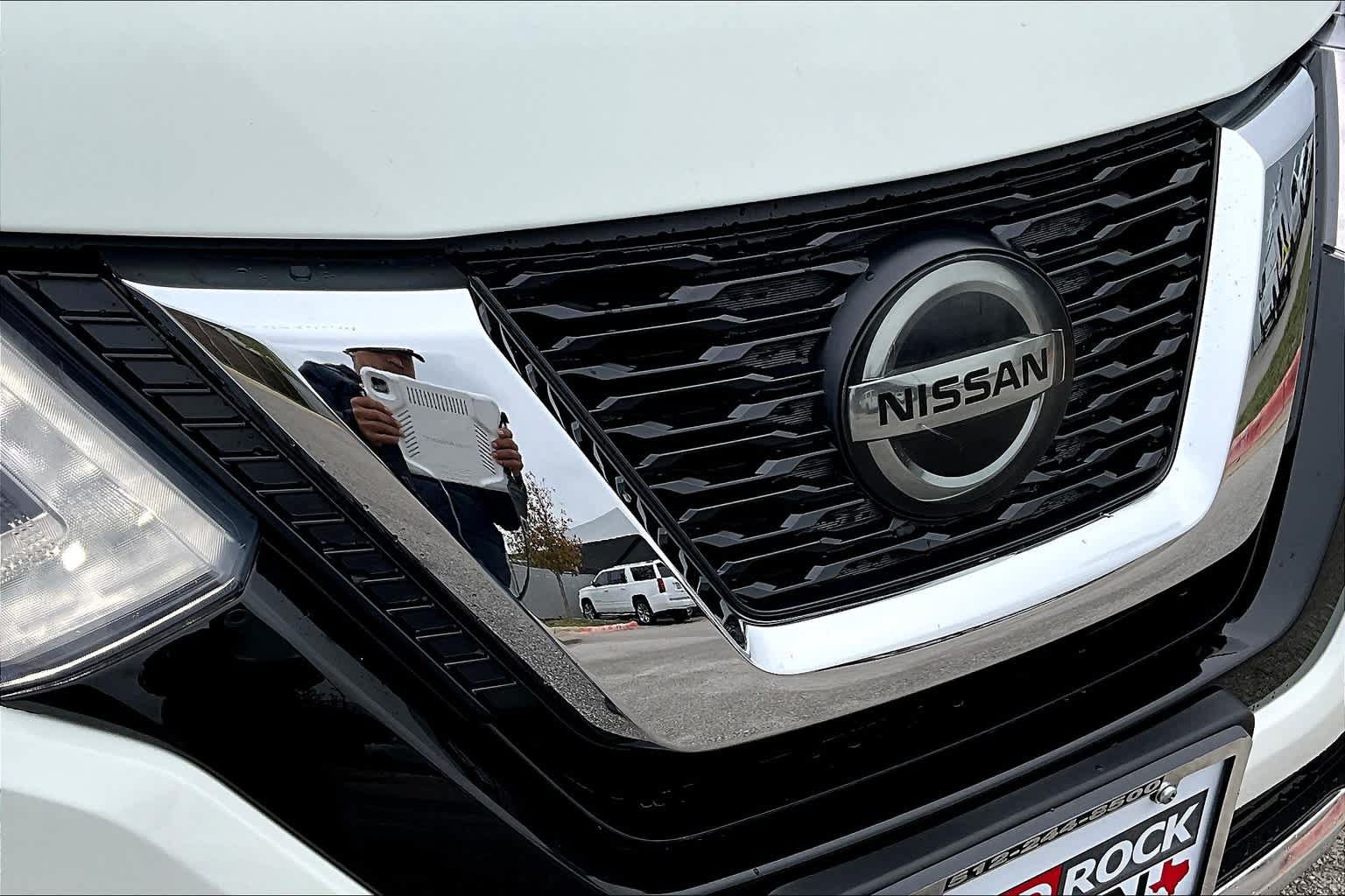 Used 2019 Nissan Rogue SV FWD image 29