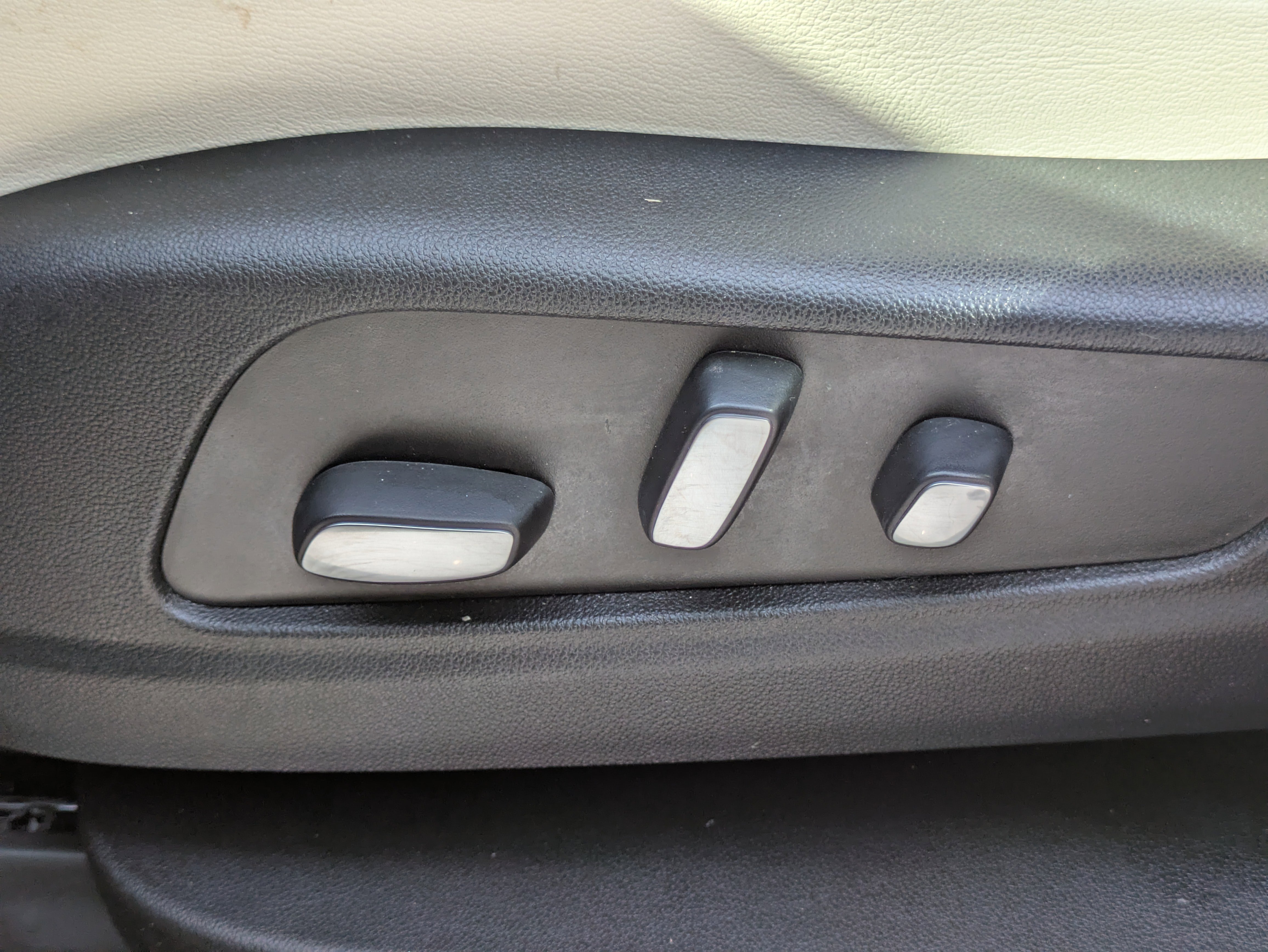 Used 2022 Cadillac XT5 Sportv w/ LPO, ONYX Package image 13