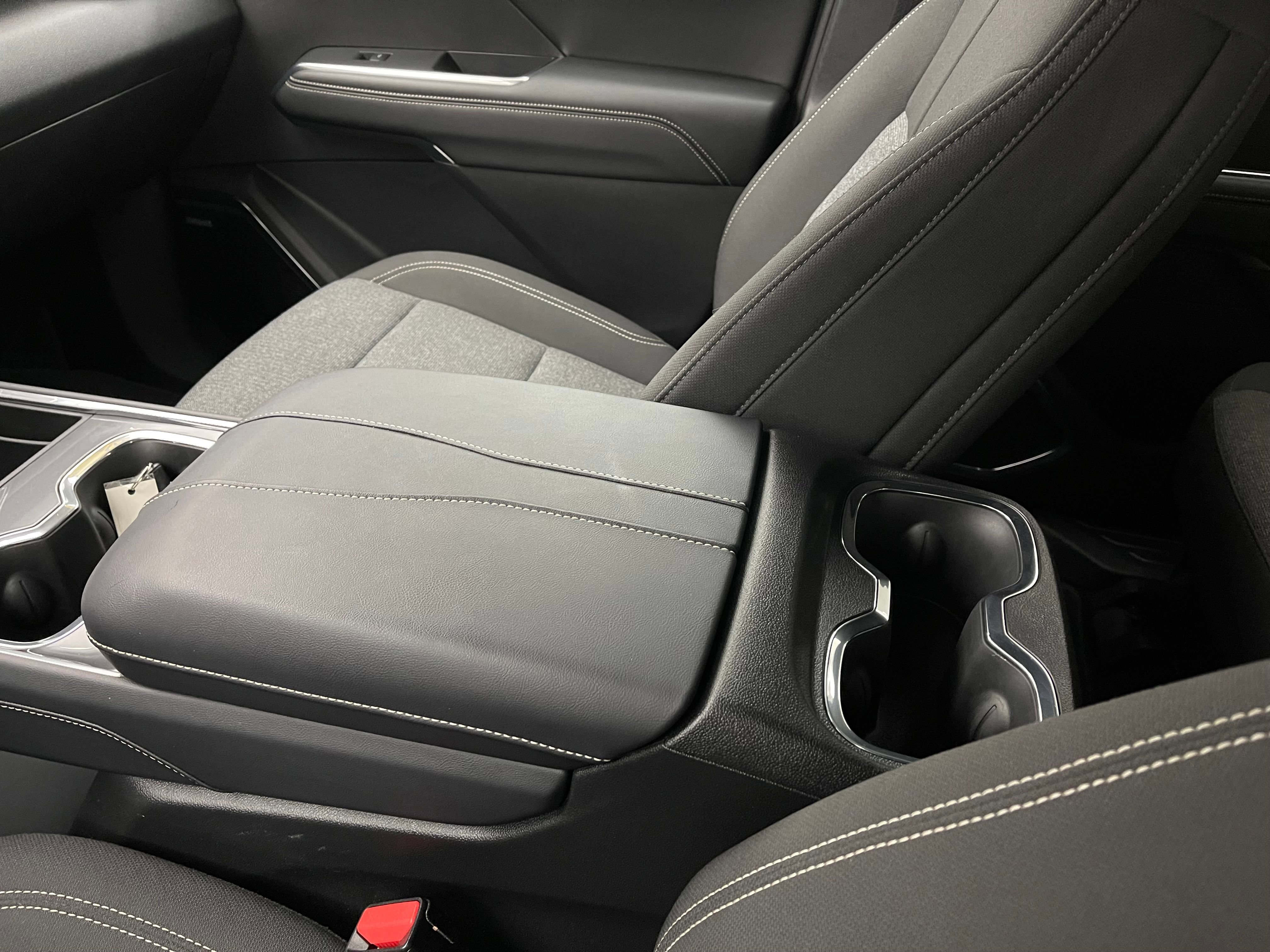 Used 2025 GMC Acadia Elevation FWD image 29