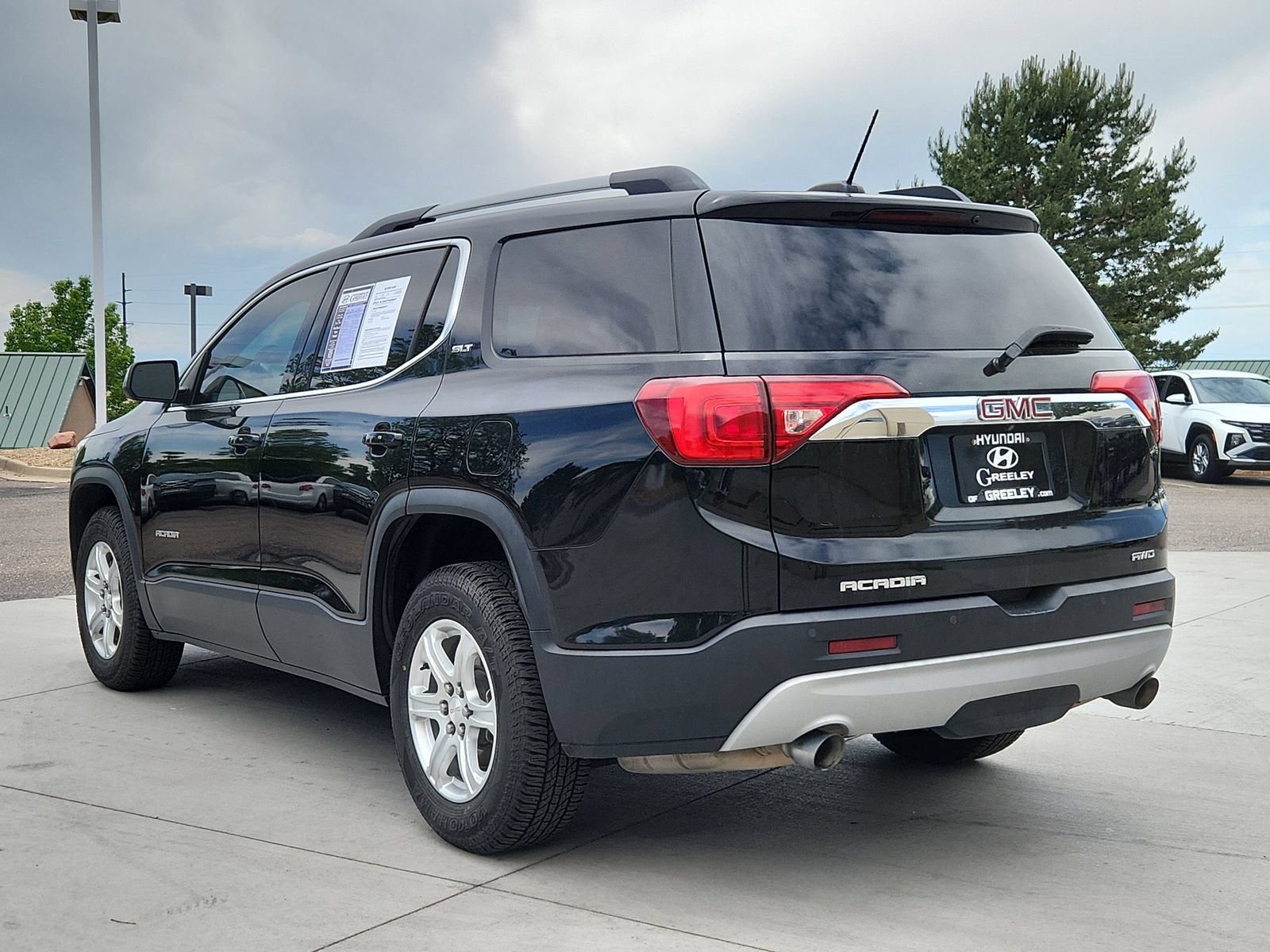 Used 2019 GMC Acadia SLT AWD/4WD image 3