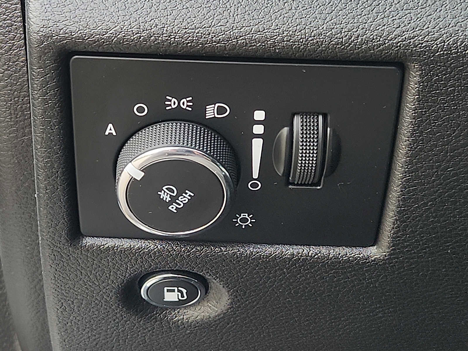 Certified 2018 Jeep Grand Cherokee Limited AWD/4WD image 25