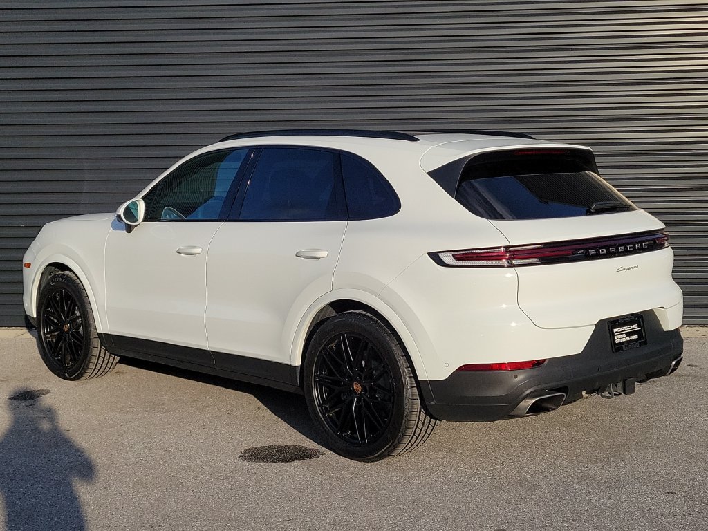 Certified 2026 Porsche Cayenne AWD/4WD image 3