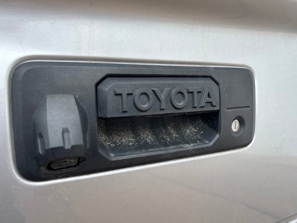 Used 2017 Toyota Tundra SR5 w/ SR5 Upgrade Package AWD/4WD image 26