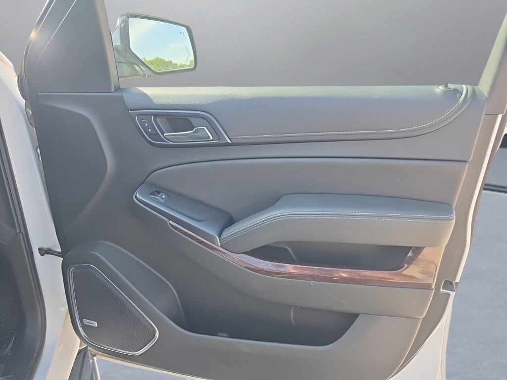 Used 2018 GMC Yukon SLT w/ Premium Edition AWD/4WD image 29