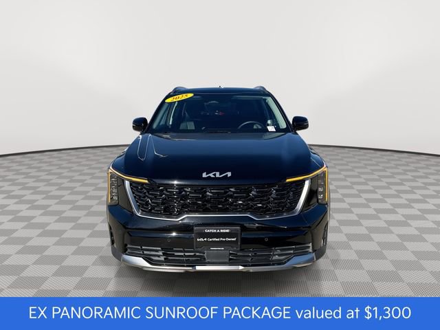 Certified 2025 Kia Sorento EX w/ EX Panoramic Sunroof Package image 3