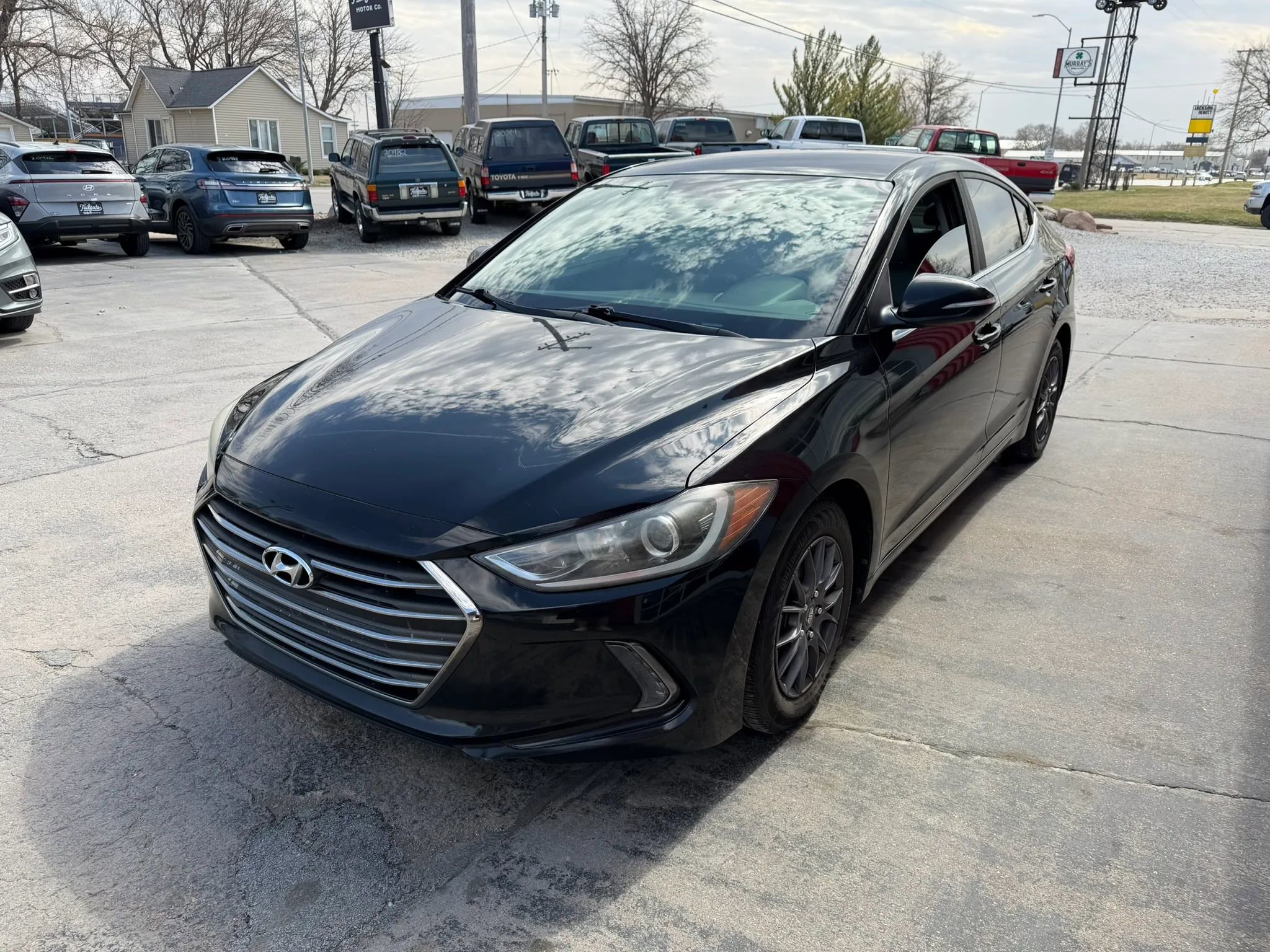 Used 2018 Hyundai Elantra Limited FWD image 4