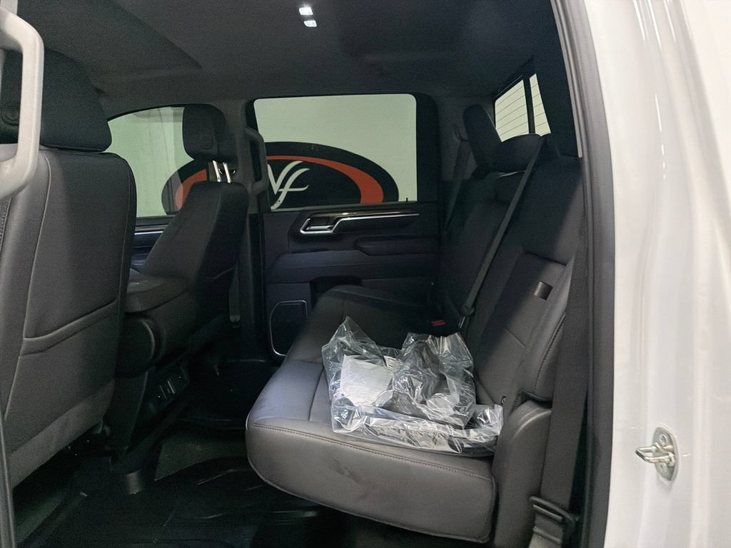 Used 2025 Chevrolet Silverado 3500 LT AWD/4WD image 13