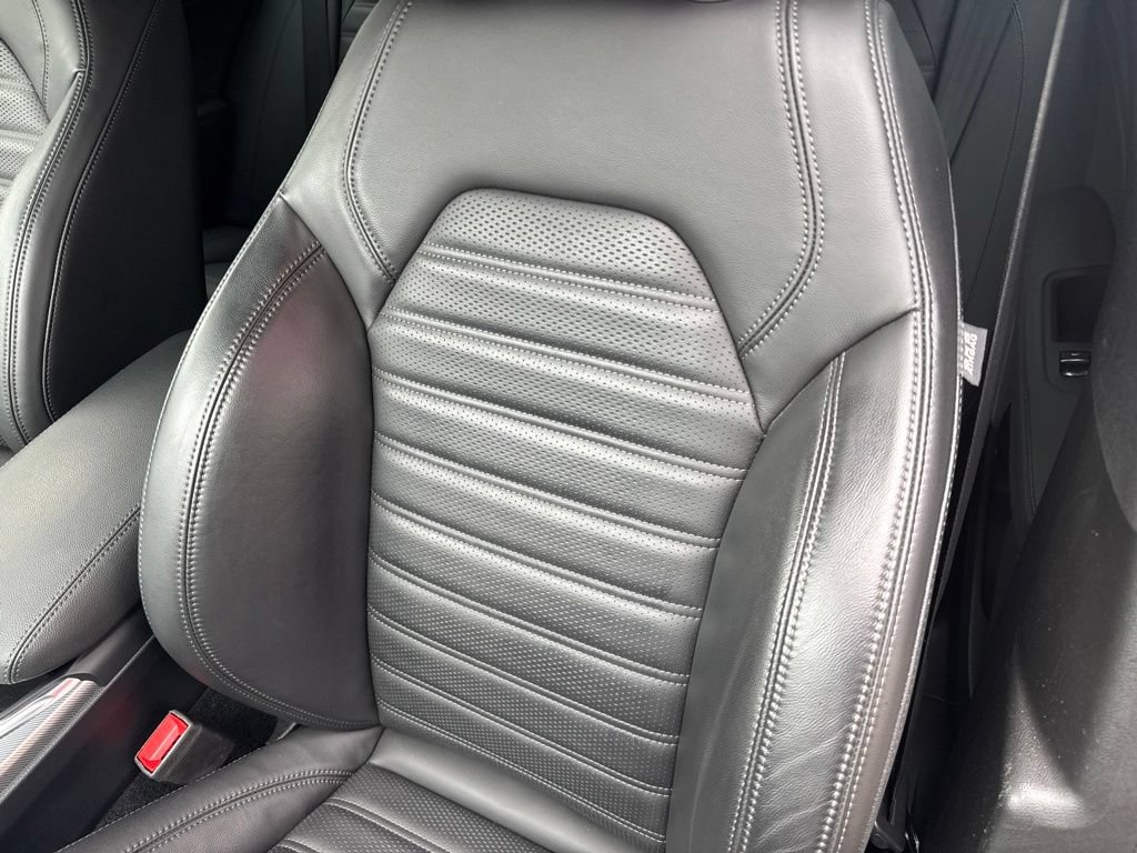 Used 2023 Alfa Romeo Stelvio Veloce AWD/4WD image 32