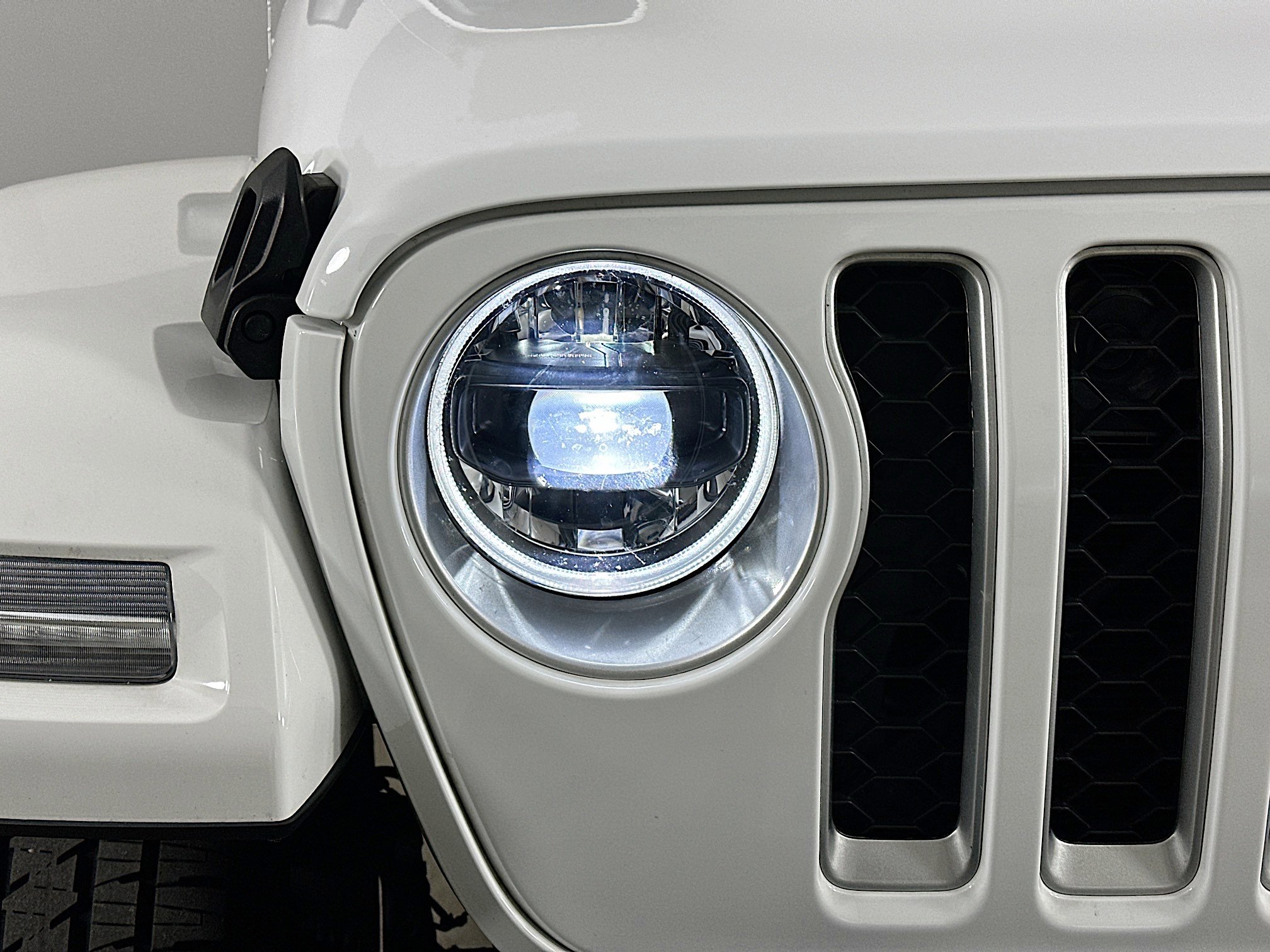 Used 2023 Jeep Wrangler Unlimited Sahara w/ Cold Weather Group AWD/4WD image 39
