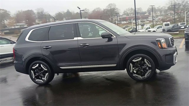 New 2025 Kia Telluride S image 4