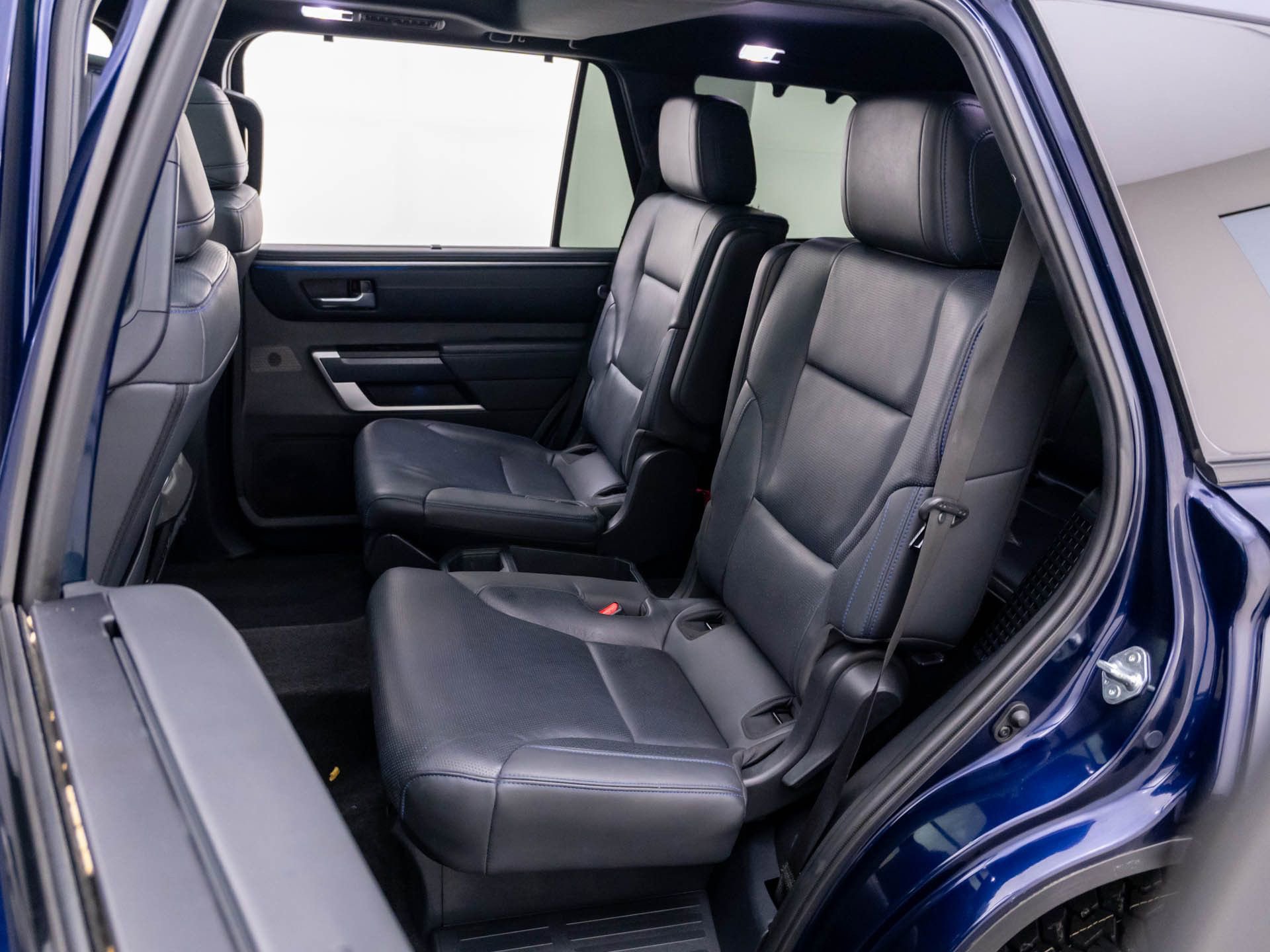 Used 2024 Toyota Sequoia Platinum w/ TRD Off-Road Package AWD/4WD image 16