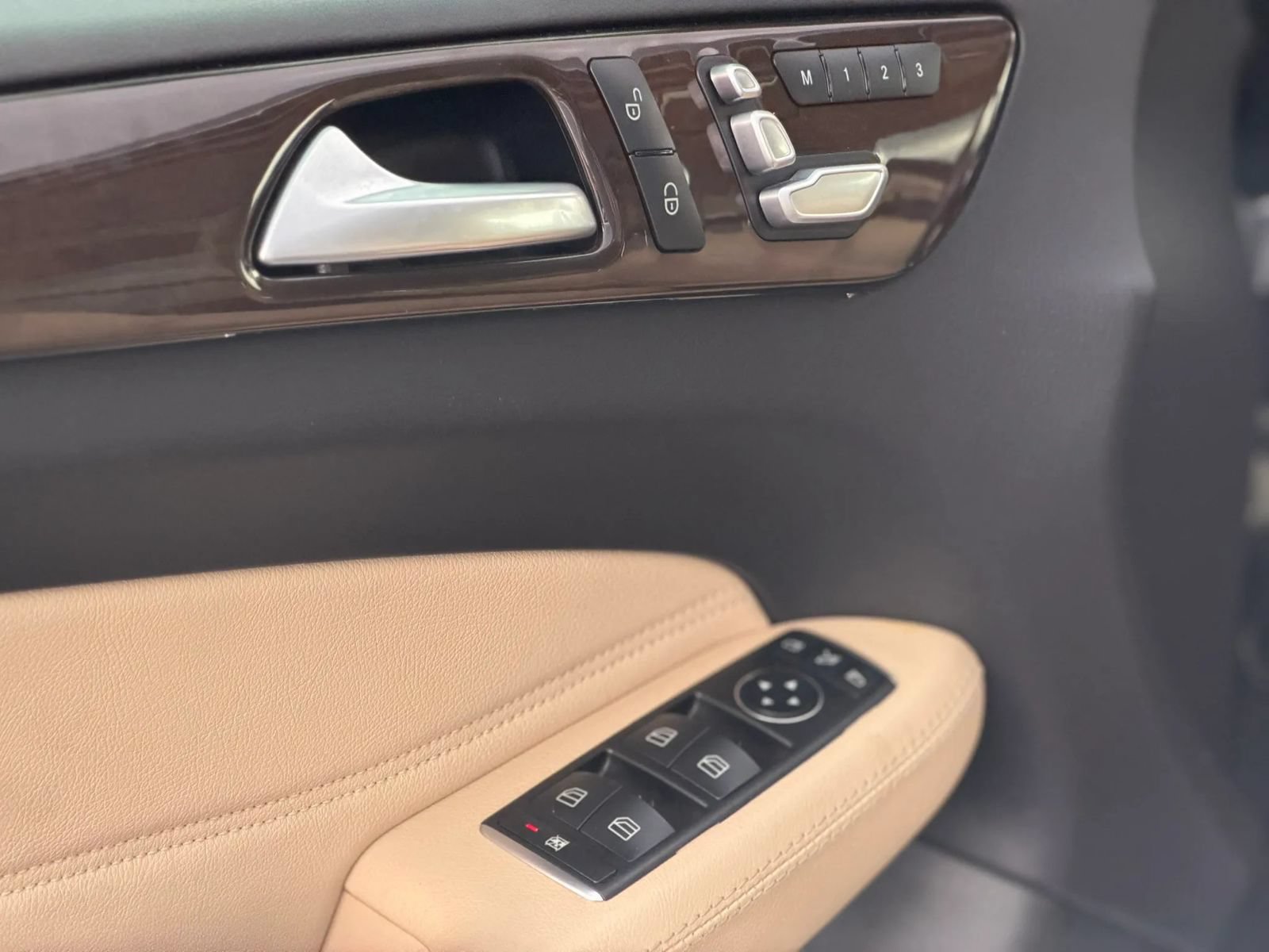 Used 2019 Mercedes-Benz GLS 450 4MATIC image 8