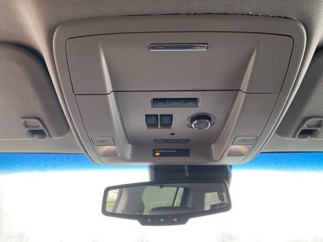 Used 2017 Chevrolet Suburban LT image 16