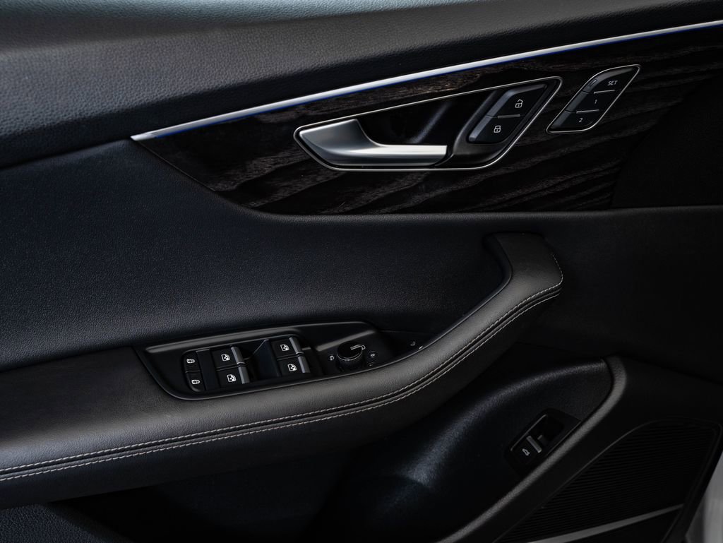 Used 2023 Audi Q8 Premium Plus w/ Premium Plus Package image 26