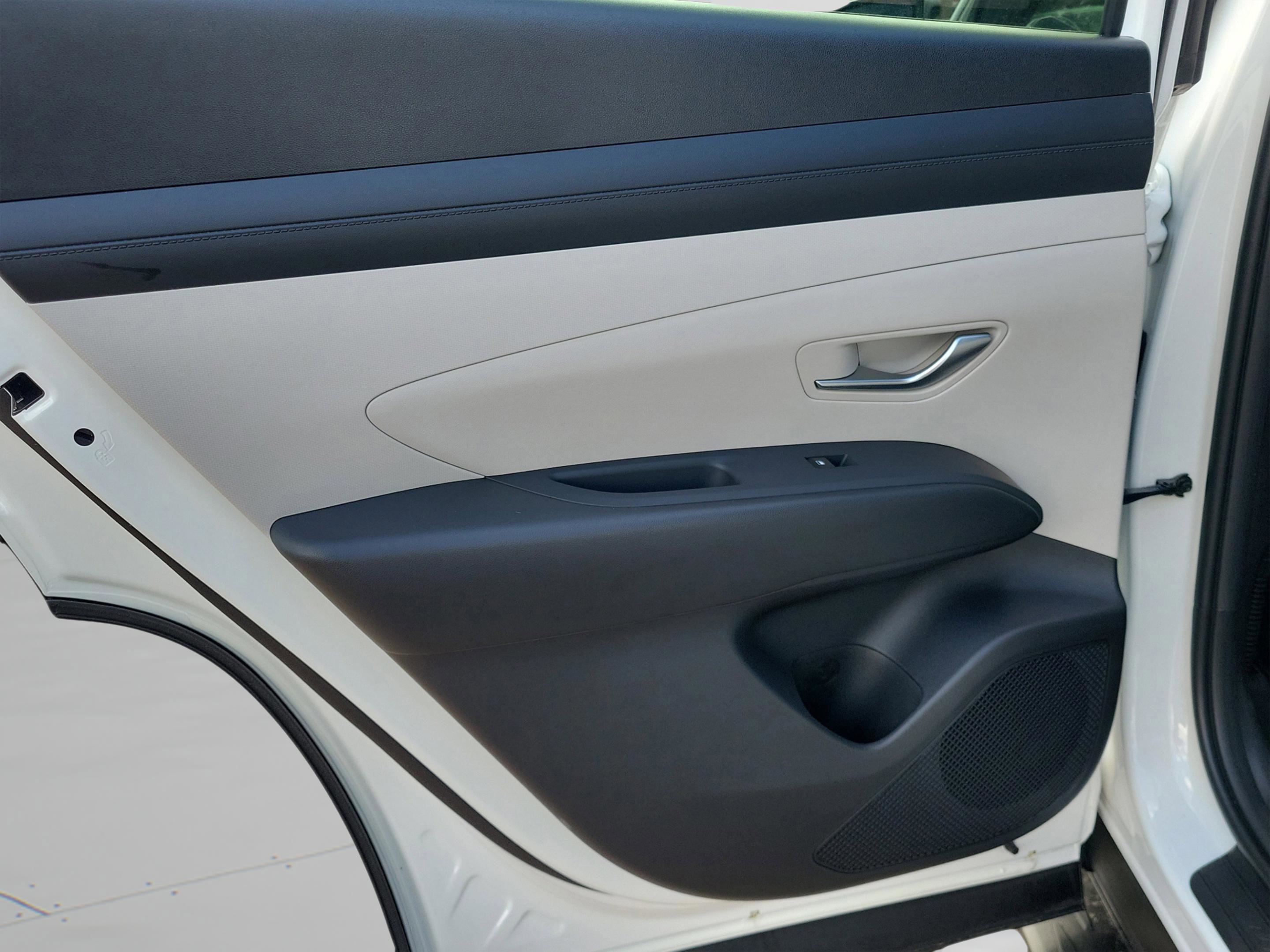 New 2026 Hyundai Tucson SE image 10