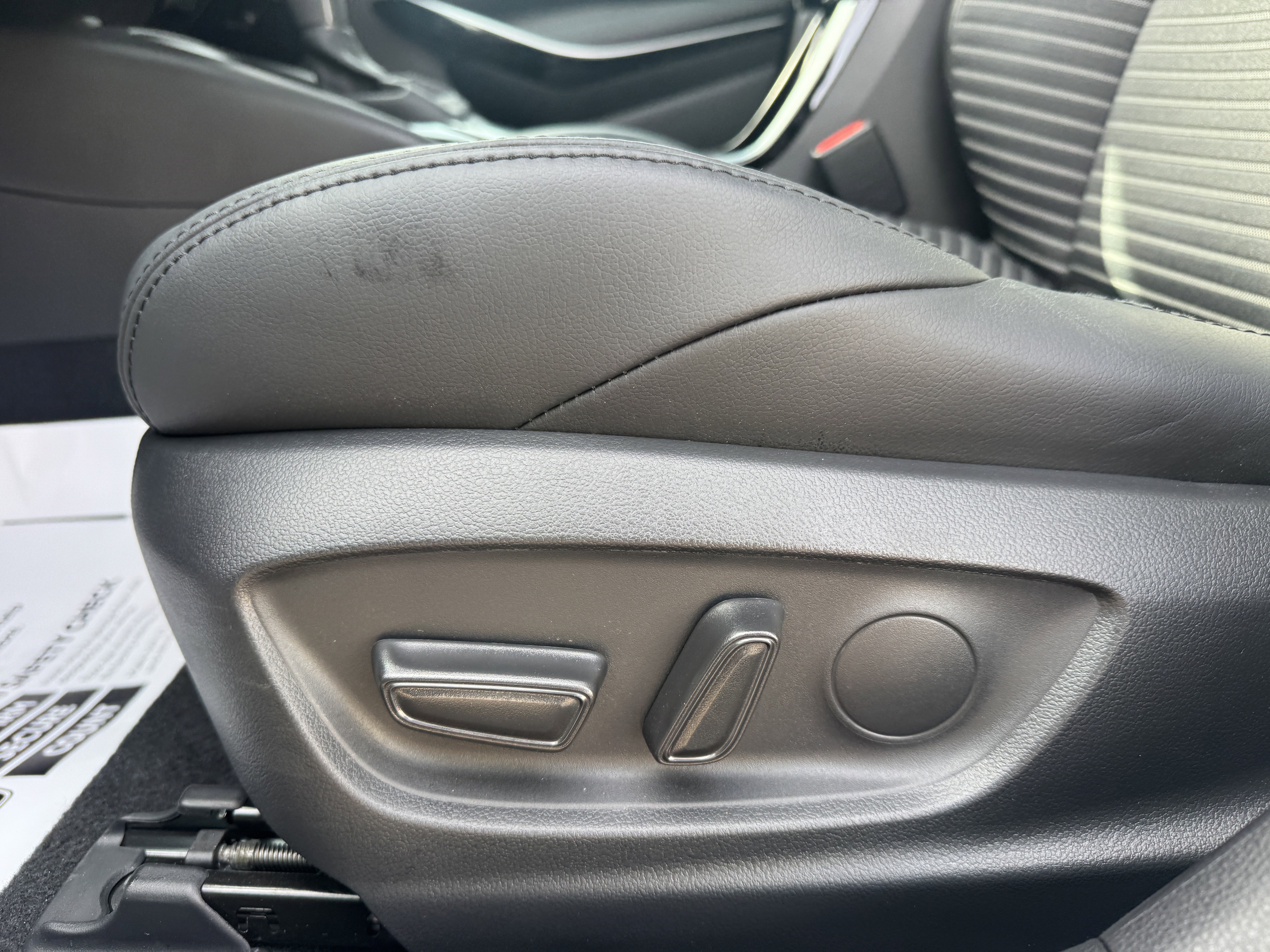 Used 2025 Toyota Corolla XSE image 11