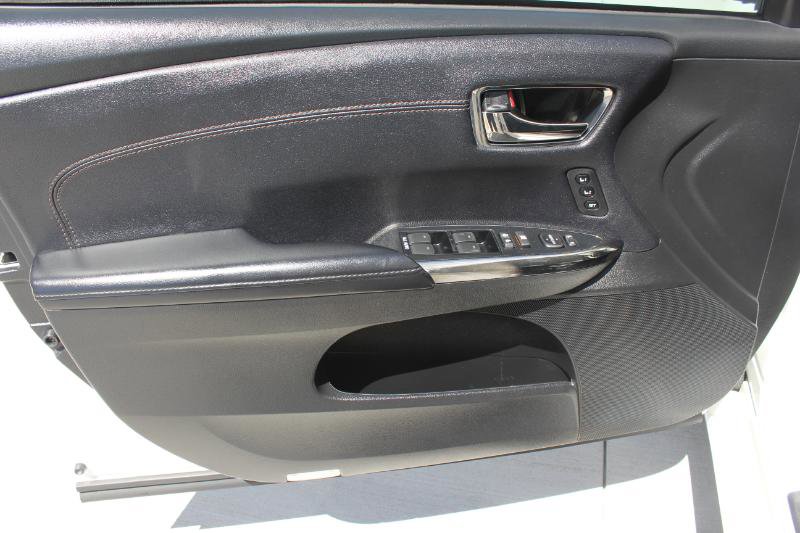 Used 2018 Toyota Avalon Touring w/ Carpet Mat Package image 11