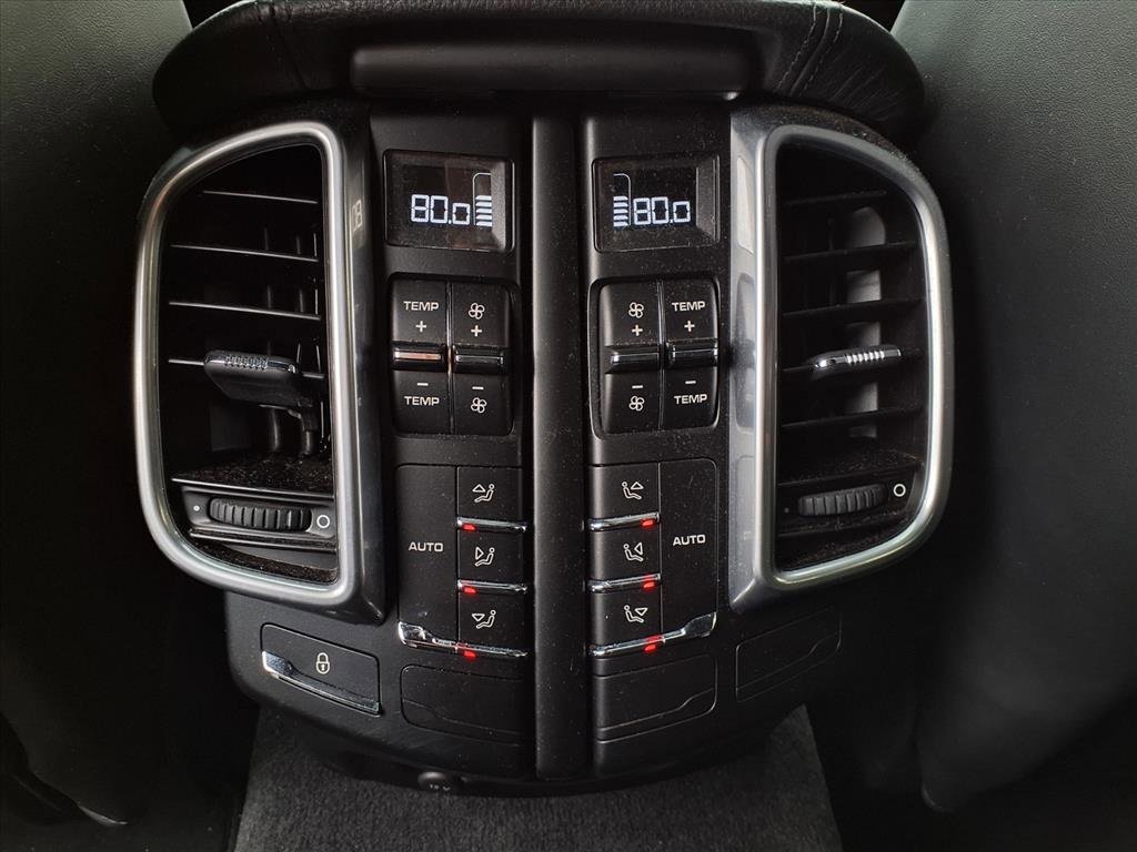 Used 2017 Porsche Cayenne Platinum Edition image 28