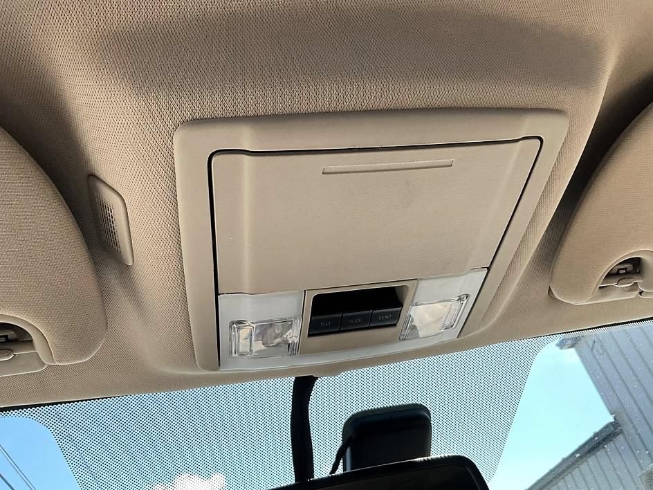 Used 2015 Lincoln Navigator L 4WD image 25