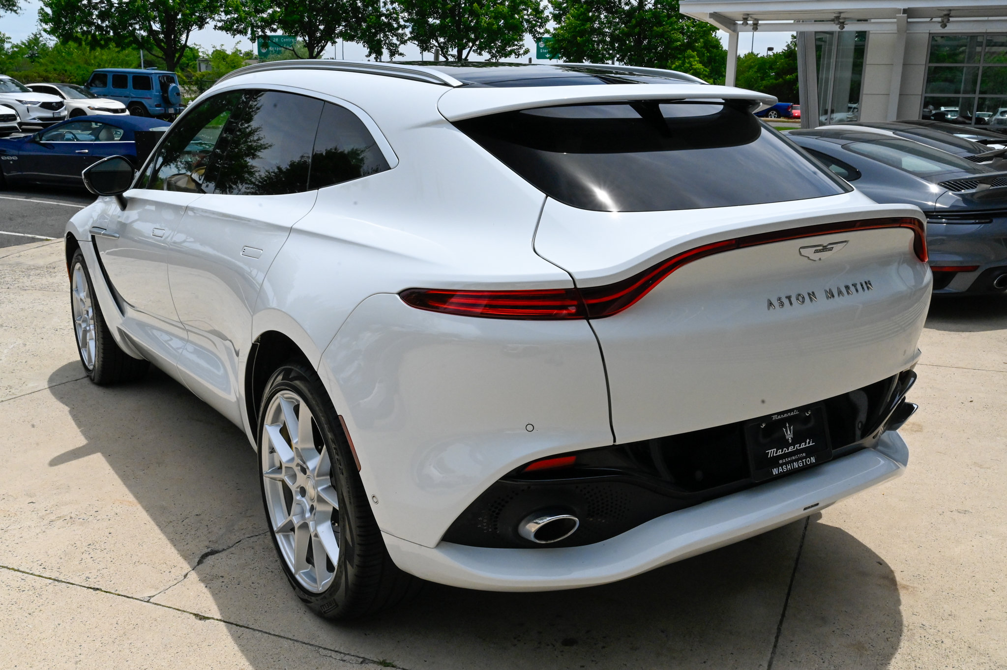Used 2024 Aston Martin DBX AWD/4WD image 7
