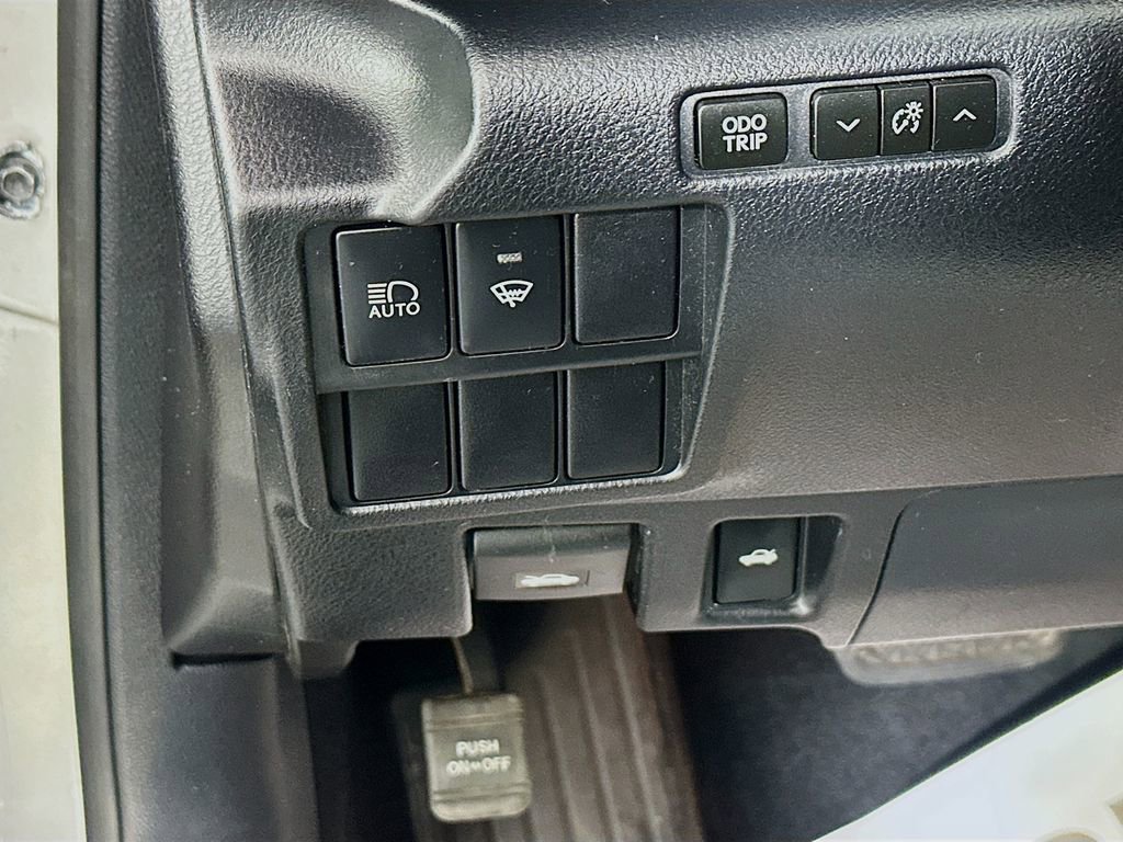 Used 2017 Lexus IS 300 AWD image 10