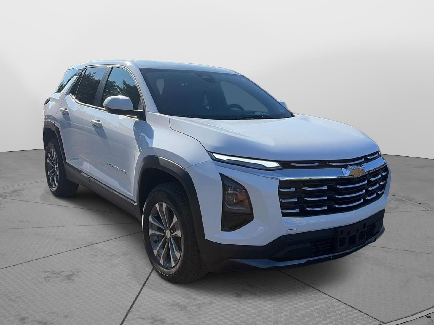 Used 2026 Chevrolet Equinox LT AWD/4WD image 3
