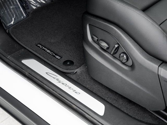 New 2026 Porsche Cayenne image 11