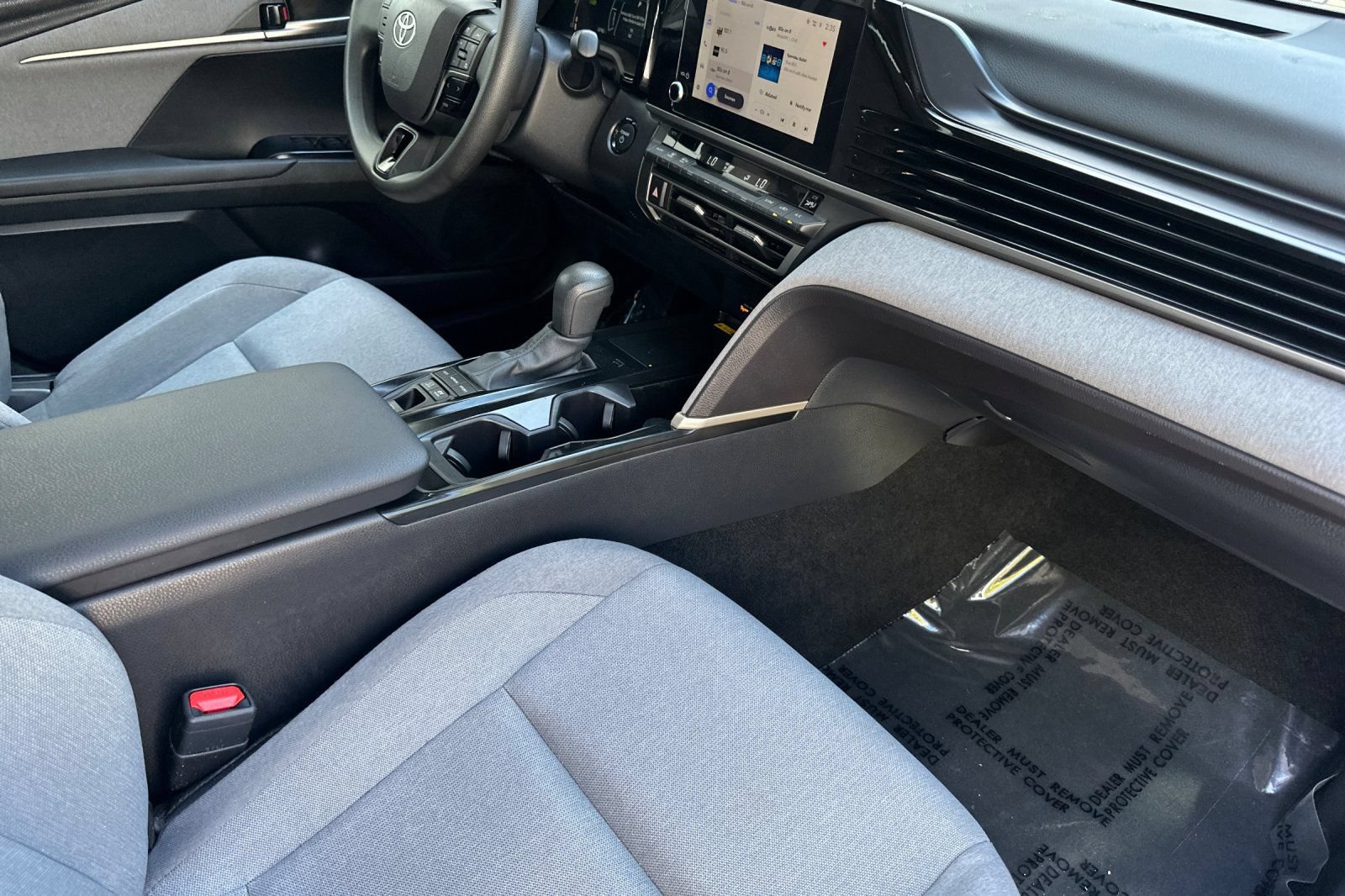 Used 2025 Toyota Camry LE FWD image 15