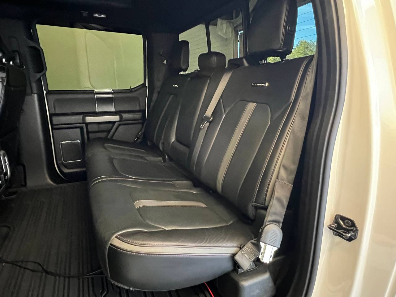 Used 2018 Ford F150 Platinum w/ Equipment Group 701A Luxury AWD/4WD image 10