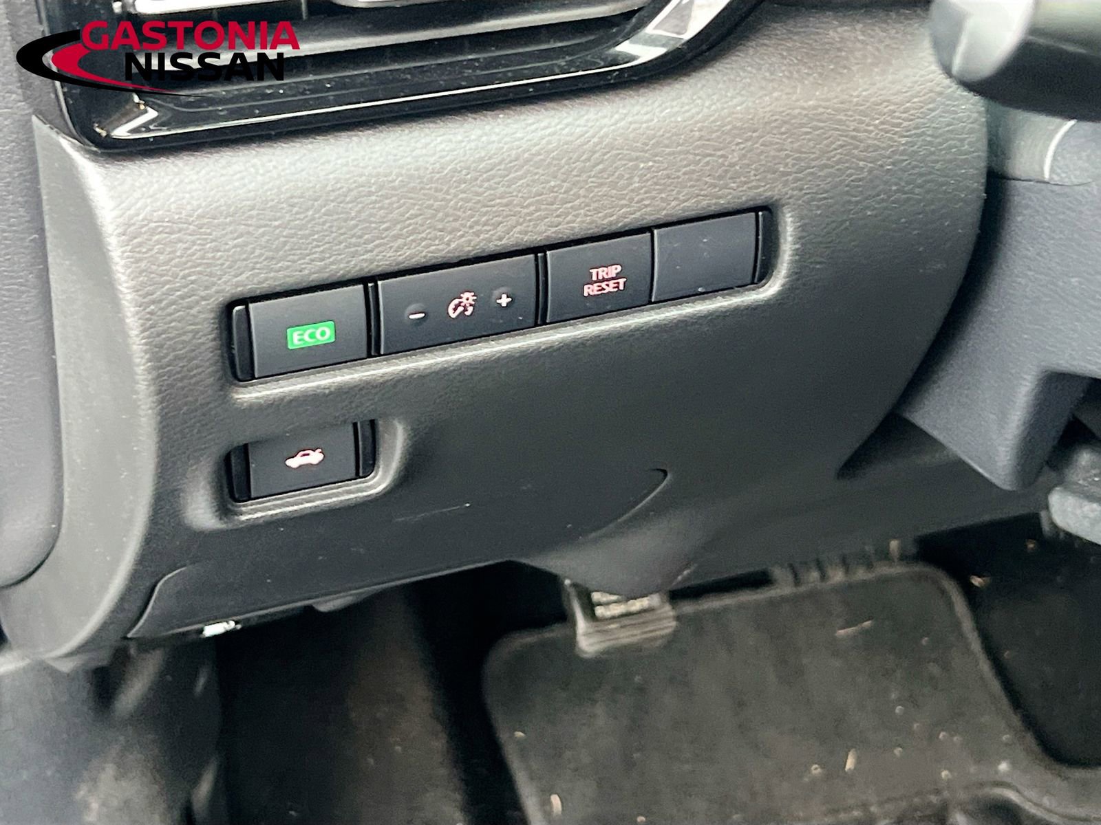 Used 2022 Nissan Sentra SR w/ Trunk Package image 13