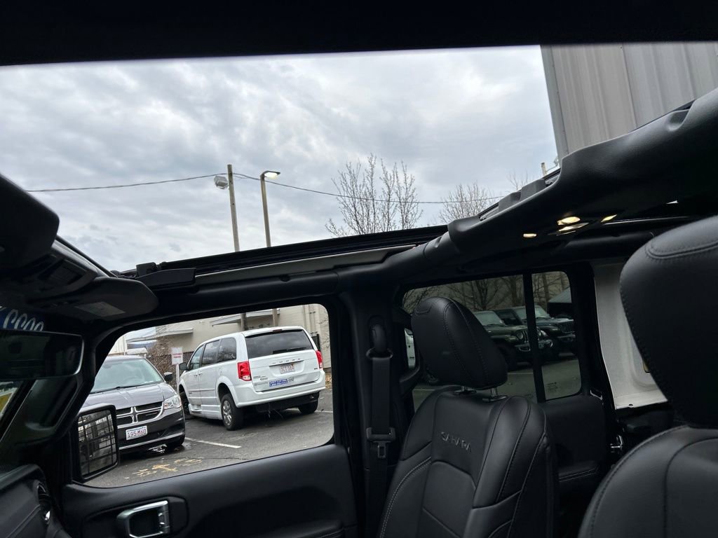 Used 2022 Jeep Wrangler Unlimited Sahara w/ Cold Weather Group image 24