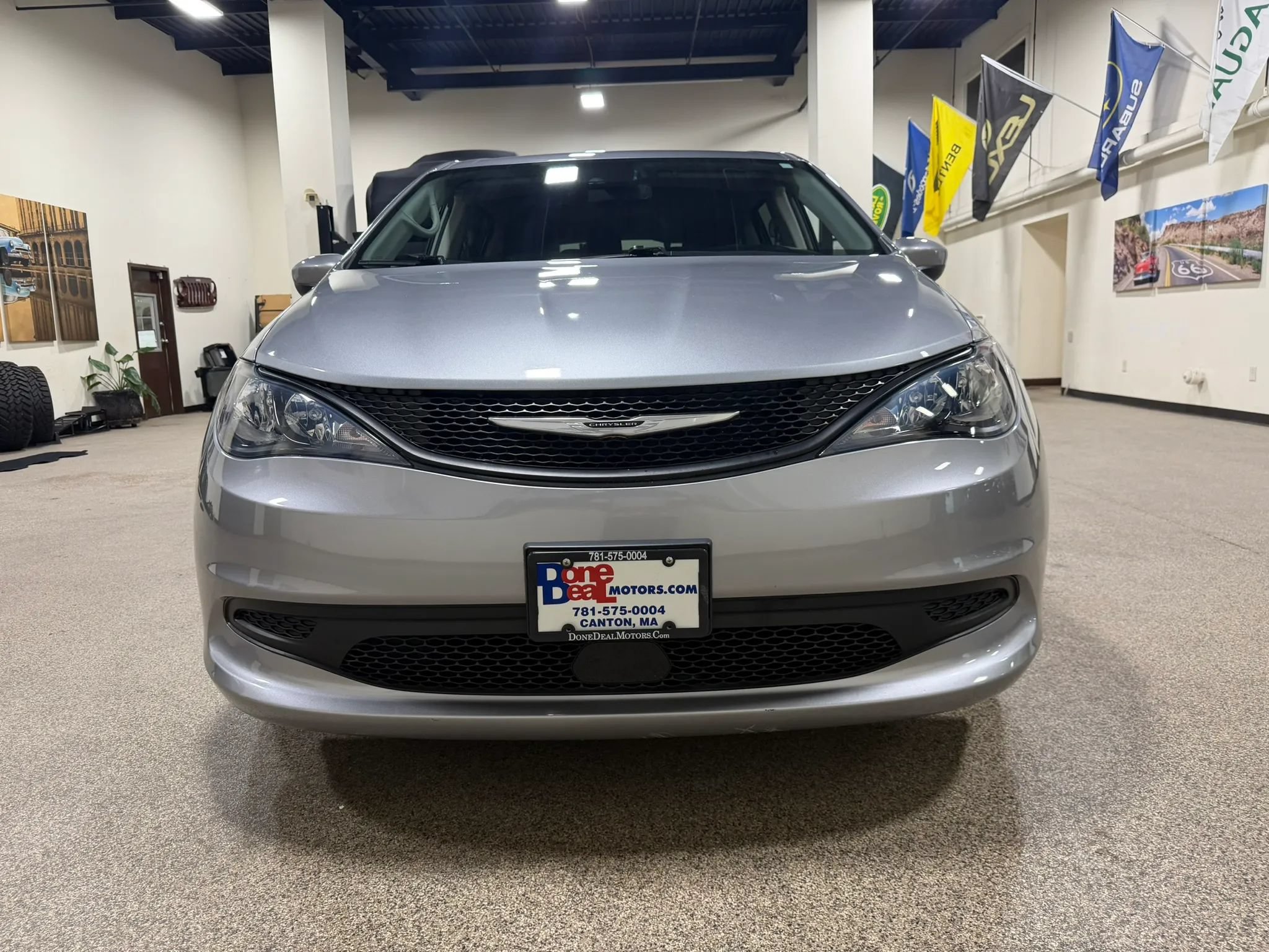 Used 2021 Chrysler Voyager L FWD image 2