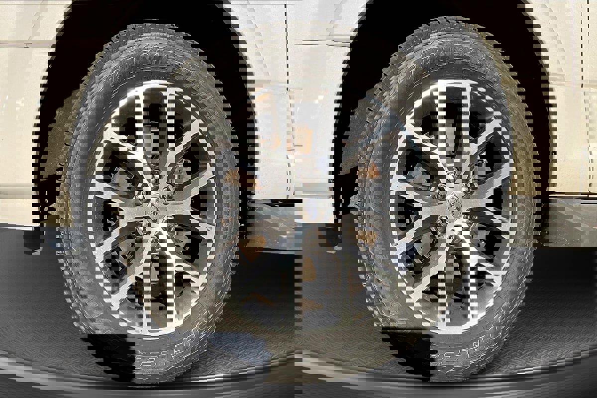 Used 2017 Ford Expedition XLT w/ Equipment Group 202A image 9