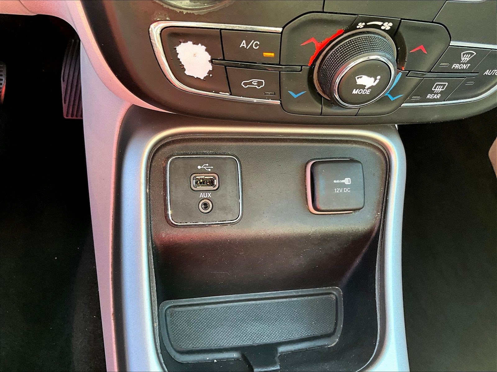 Used 2018 Jeep Compass Latitude w/ Popular Equipment Group FWD image 16