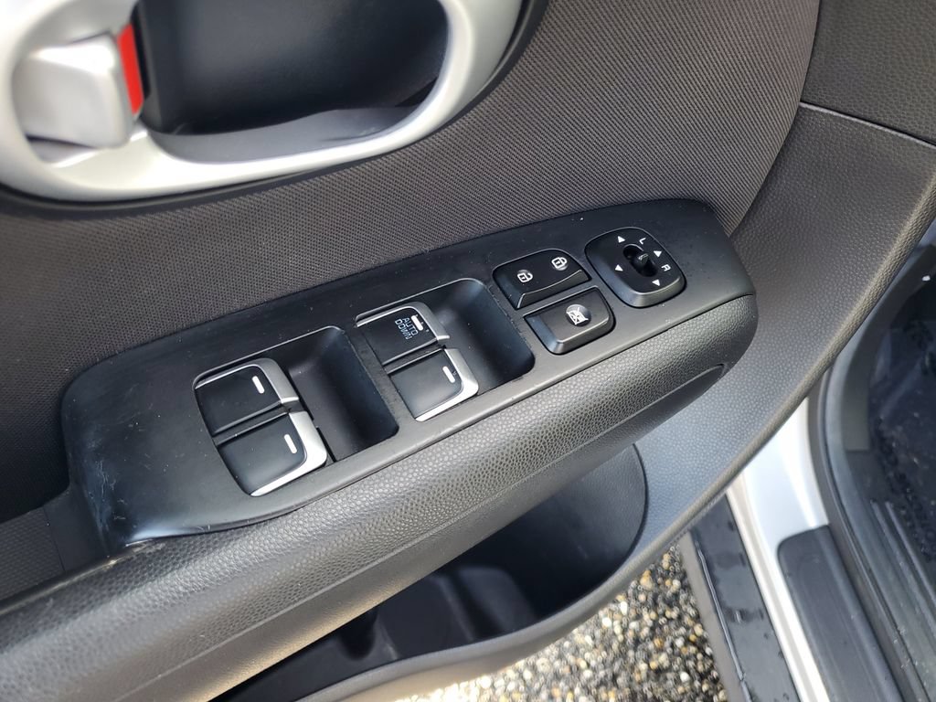 Used 2019 Kia Soul w/ Convenience Package FWD image 9
