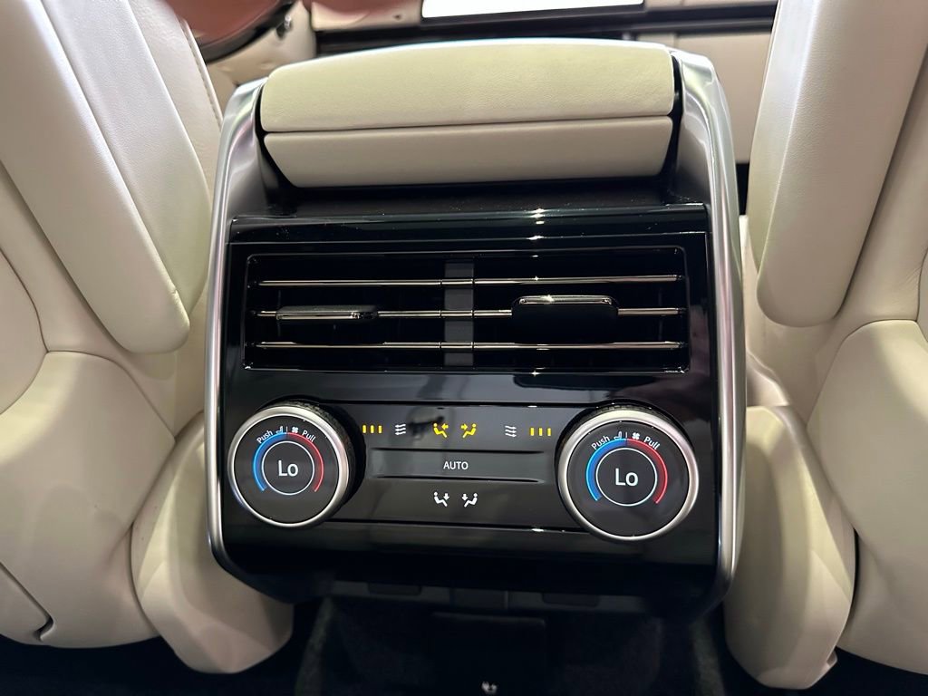 New 2025 Land Rover Range Rover Autobiography AWD/4WD image 21