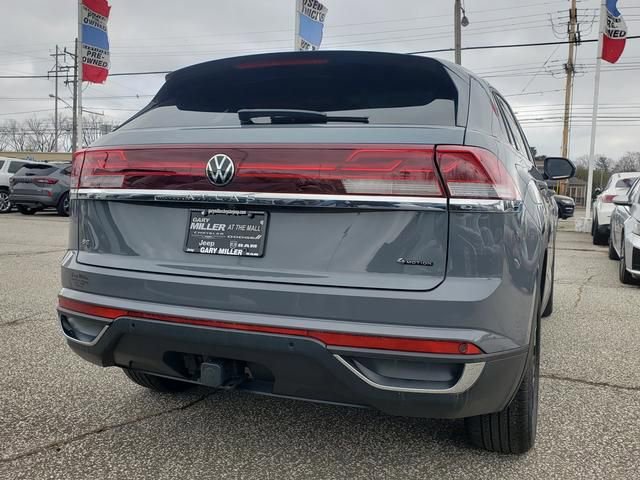 Used 2024 Volkswagen Atlas Cross Sport SE w/ Panoramic Sunroof Package image 3