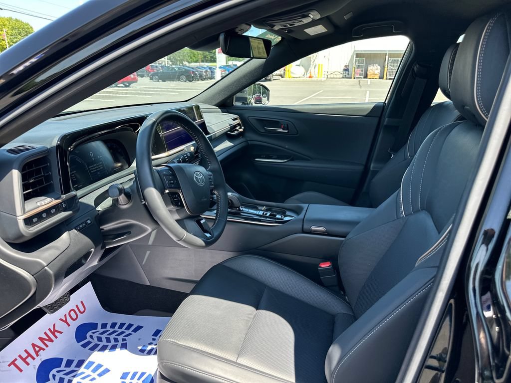 Used 2025 Toyota Crown Signia AWD/4WD image 10