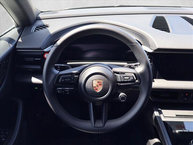 Used 2025 Porsche Macan Electric RWD image 15