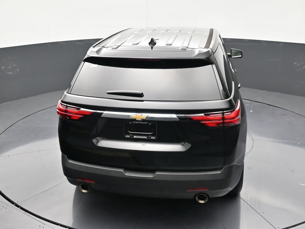 Used 2023 Chevrolet Traverse LS FWD image 16