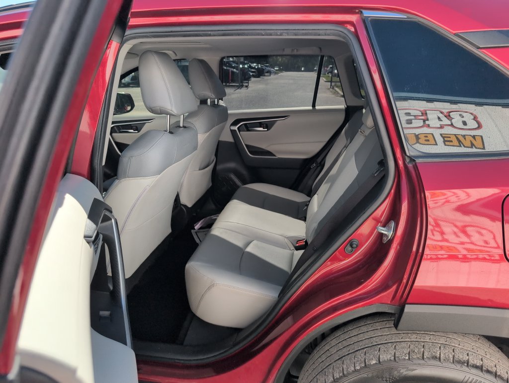 Used 2019 Toyota RAV4 XLE Premium w/ Cold Weather Package FWD image 12