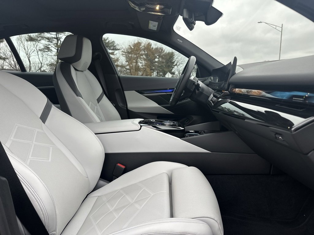 Certified 2024 BMW i5 M60 w/ Premium Package image 27